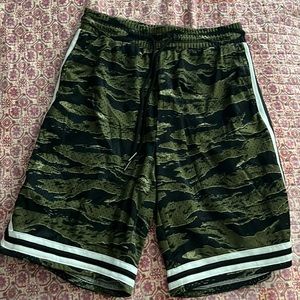 CAMO BASKETBALL SHORTS
